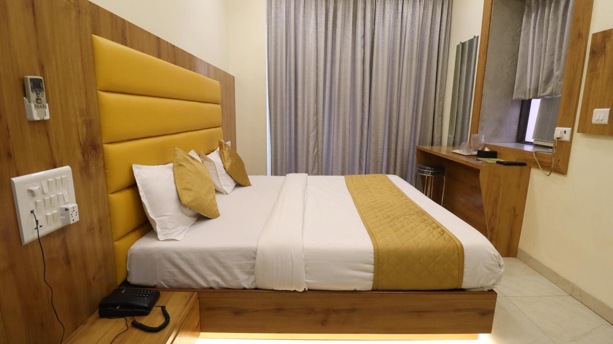 Hotel National - Grant Road Mumbai Exterior photo