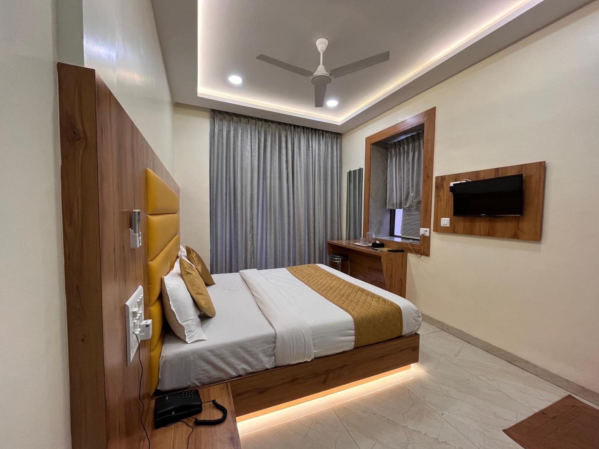Hotel National - Grant Road Mumbai Exterior photo